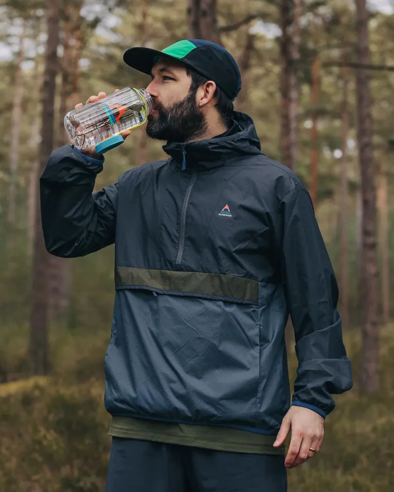 Passenger Men's Gusto Recycled Windshell Anorak in Charcoal/Storm Grey-1