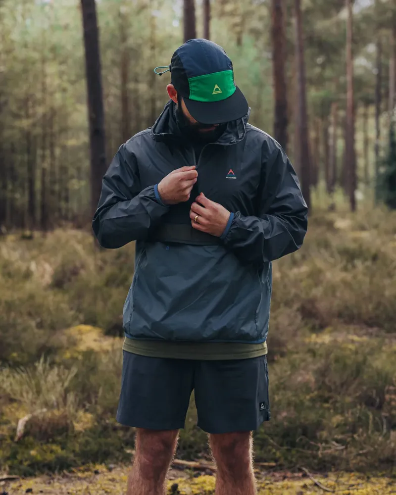 Passenger Men's Gusto Recycled Windshell Anorak in Charcoal/Storm Grey-8