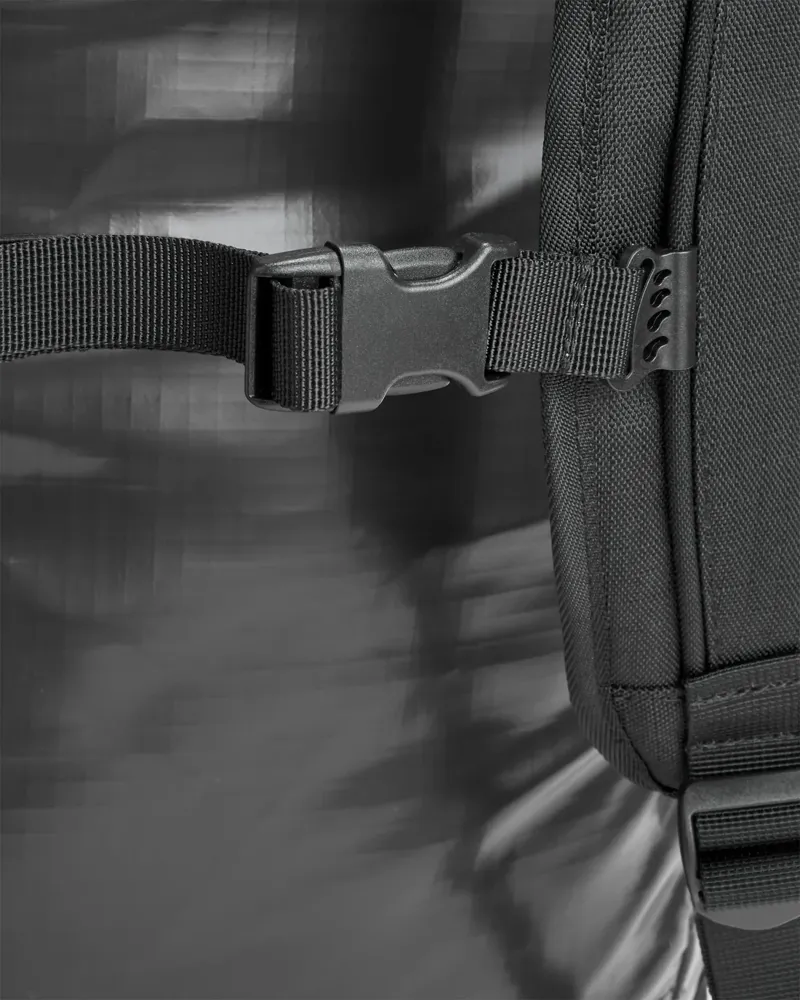 Passenger Roamer Recycled 60L Duffel Bag in Phantom Black-9