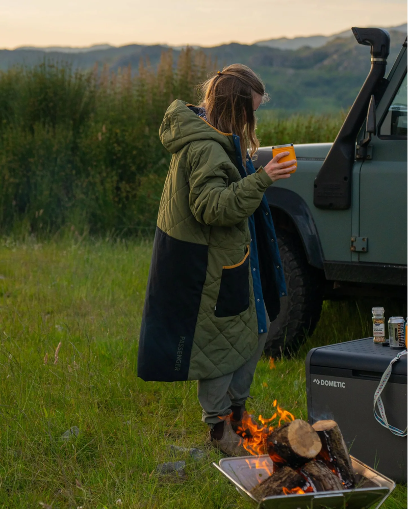 Passenger Campscape Parka in Black/Khaki-11