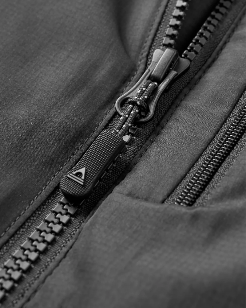 Passenger Women's Shasta Lightweight Recycled Thermore Insulated Jacket in Black-12