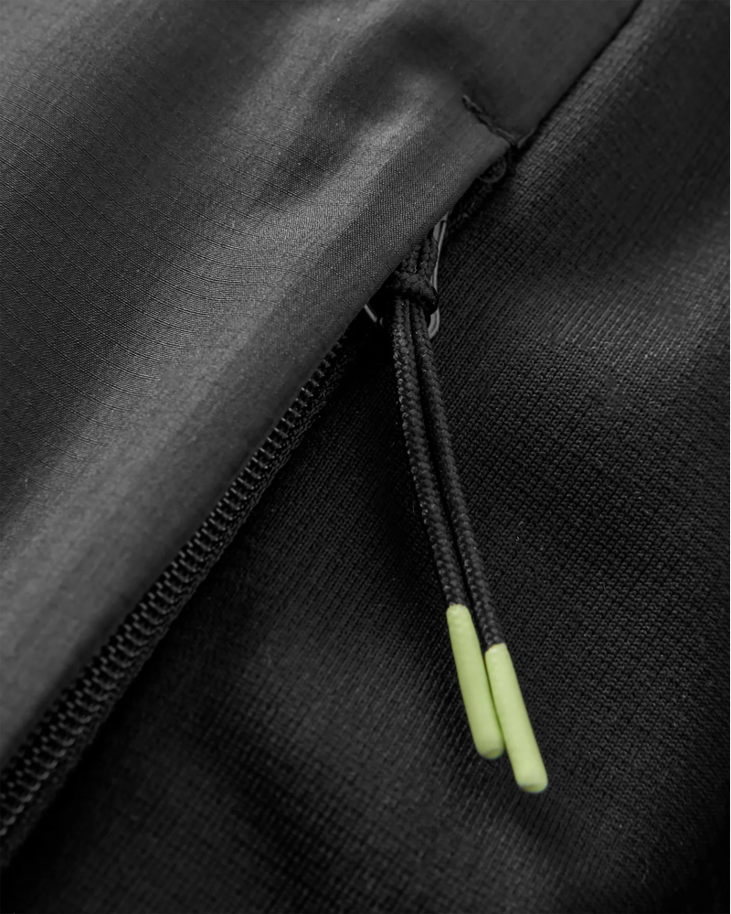 Passenger Women's Shasta Lightweight Recycled Thermore Insulated Jacket in Black-9