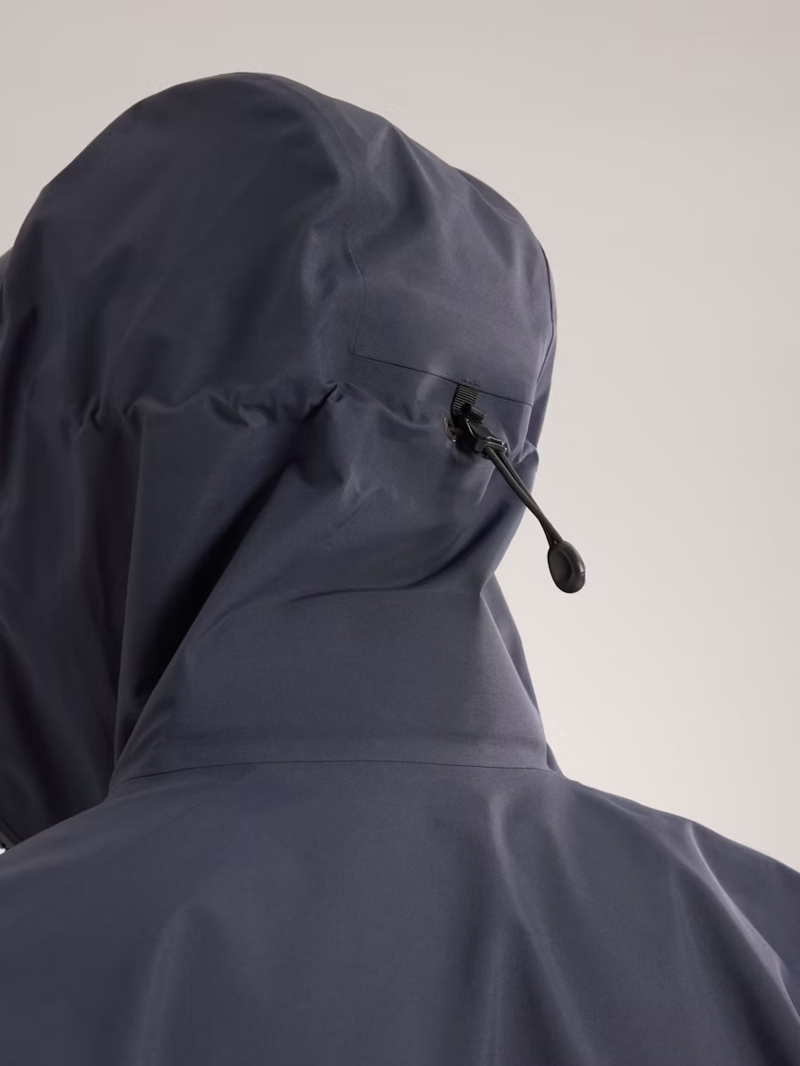 Arc'teryx Men's Beta Jacket in Black Sapphire-8