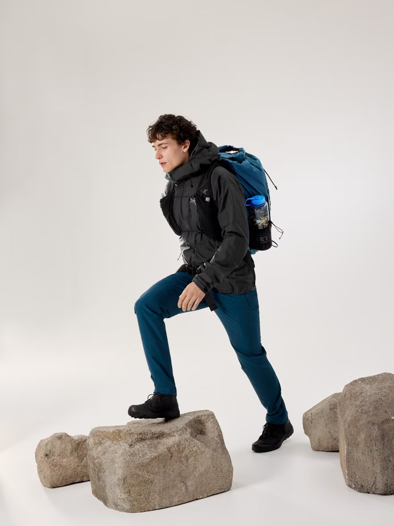 Arc'teryx Men's Beta SL Jacket in Black-6