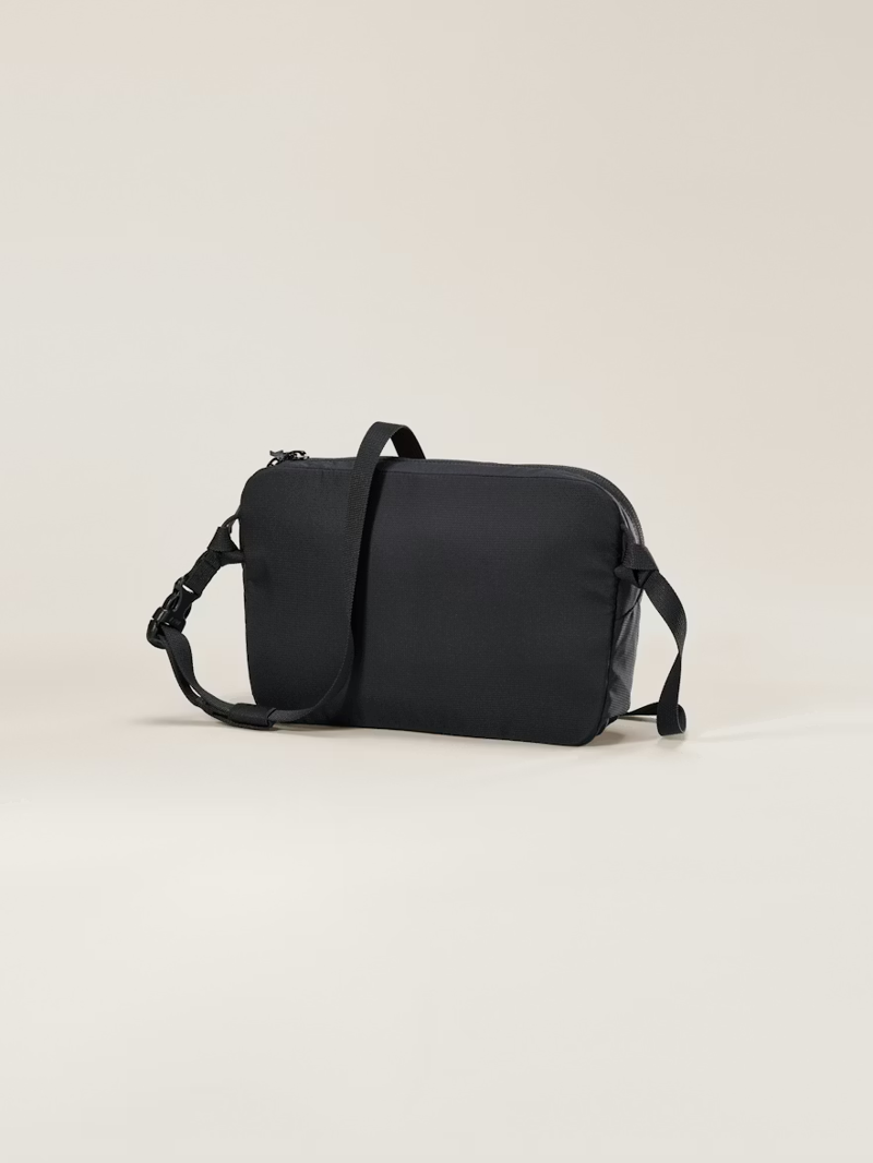 Arc'teryx Heliad Crossbody in Black-1