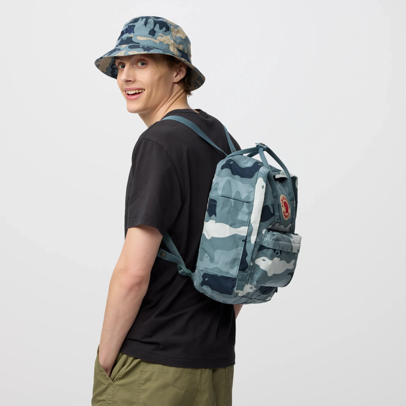 Fjallraven Graphics in Nimbus Blue/Hidden Animals-5
