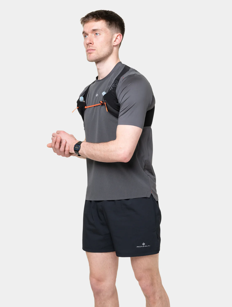 Ronhill Swift 2L Race Pack in Black/Ronhill Red-6