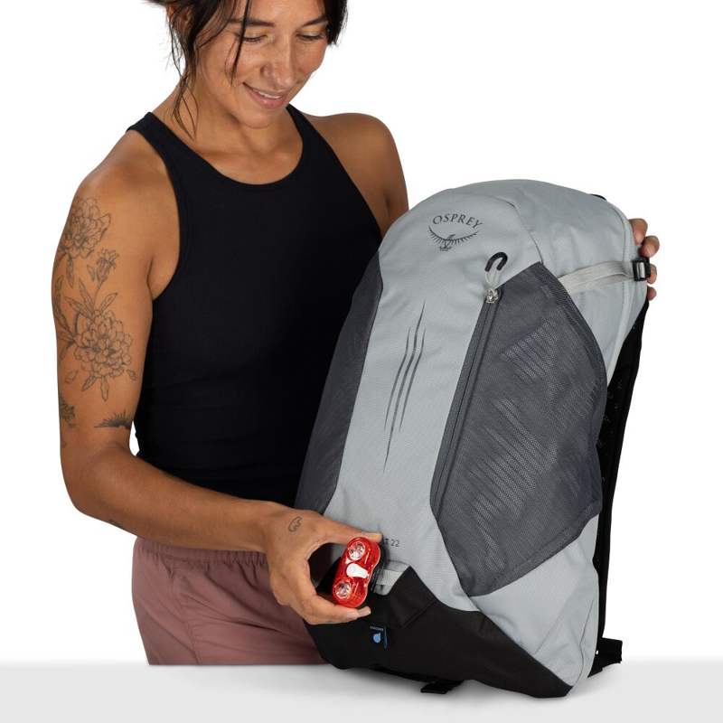 Osprey Hikelite LT 22 in Silver Lining-5