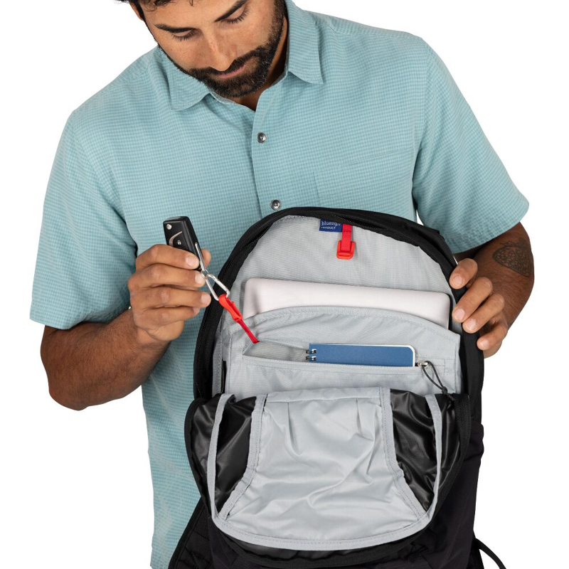 Osprey Farpoint 55 in Black-10