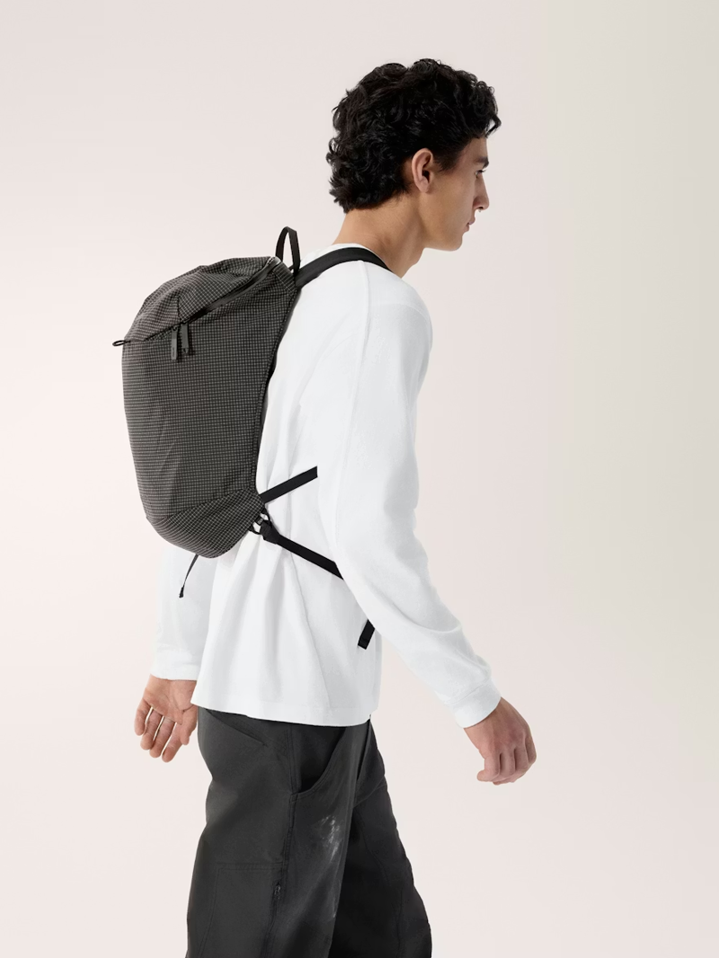 Arc'teryx Konseal 15 Backpack in Black-4