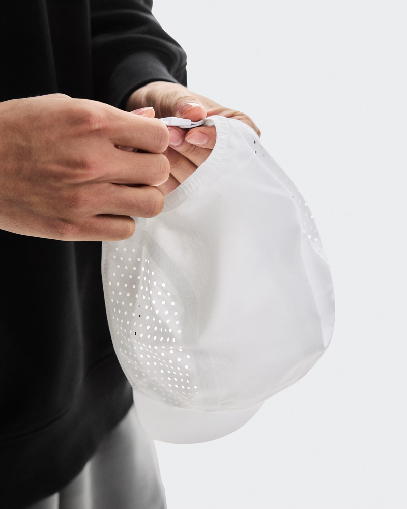 On Running Lightweight Cap in White-1