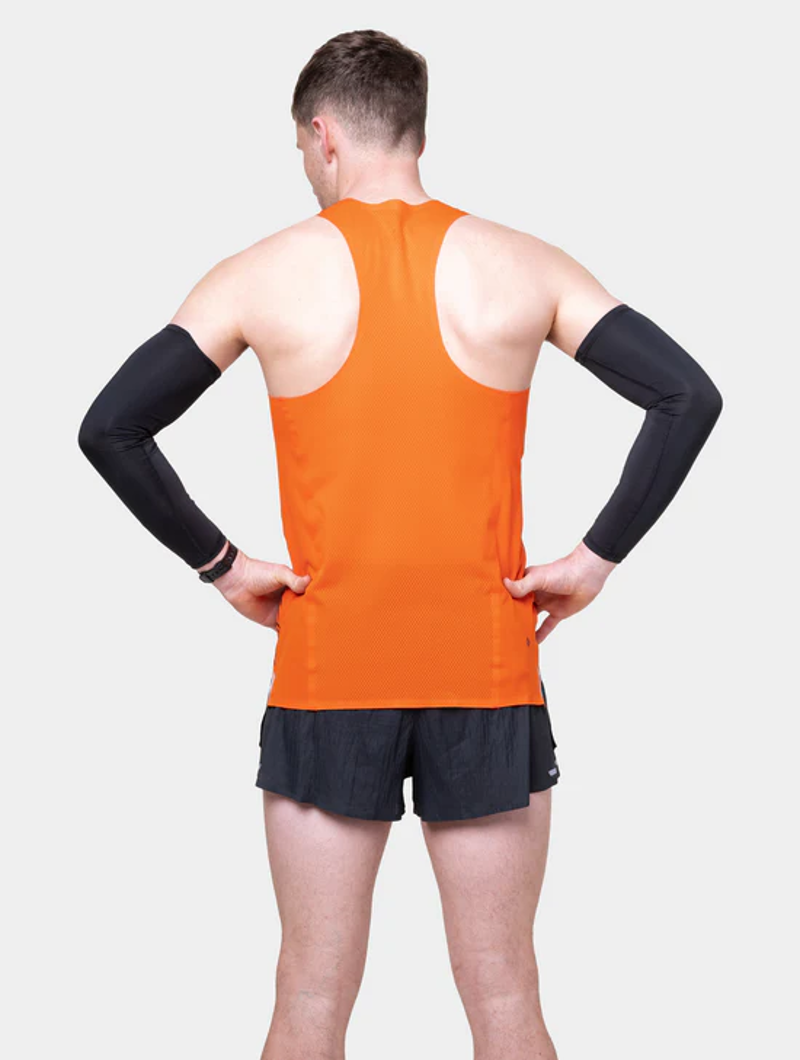 Ronhill Men's Tech Race Shorts in All Black-11