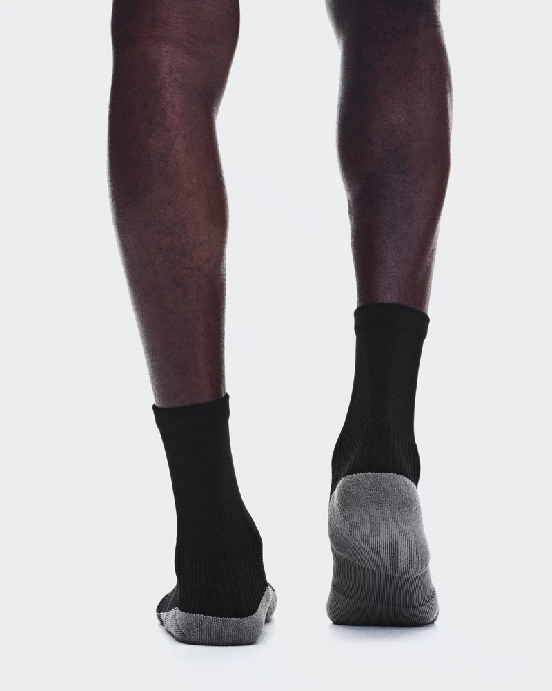 On Running Trail High Sock 2-Pack in Black/Black-2