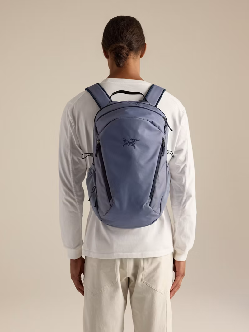 Arc'teryx Mantis 26 Backpack in Stratus/Black Sapphire-3