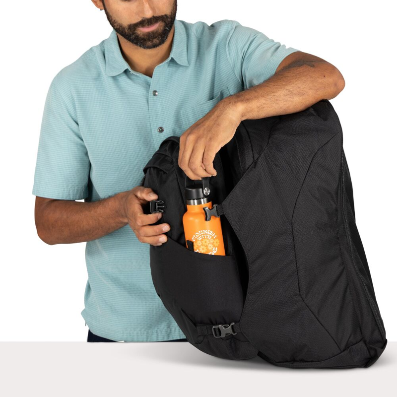 Osprey Farpoint 55 in Black-8