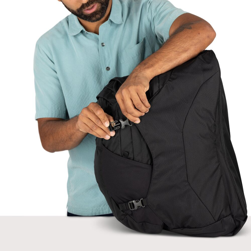 Osprey Farpoint 55 in Black-7