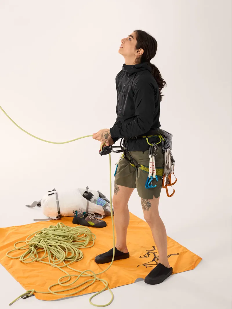 Arc'teryx Women's Proton SL Hoody in Black-7