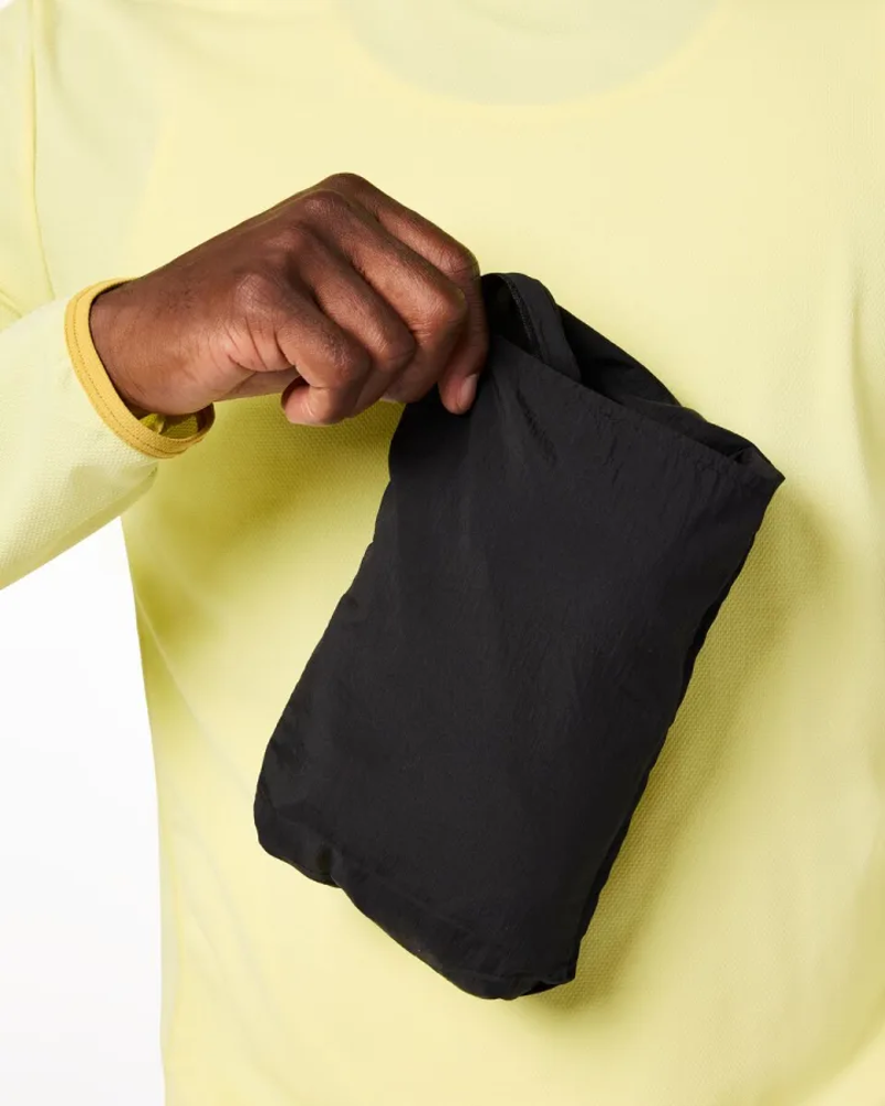 Cotopaxi Men's Pacaya Lite Hooded Jacket in Black-6