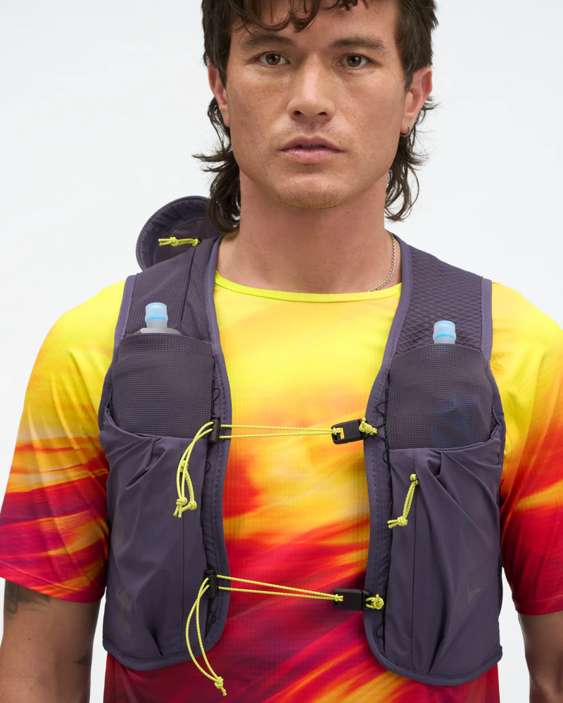 Hoka Trail Run Vest 10L in Squid Ink-2