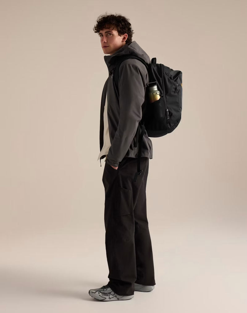 Arc'teryx Mantis 26 Backpack in Black-2