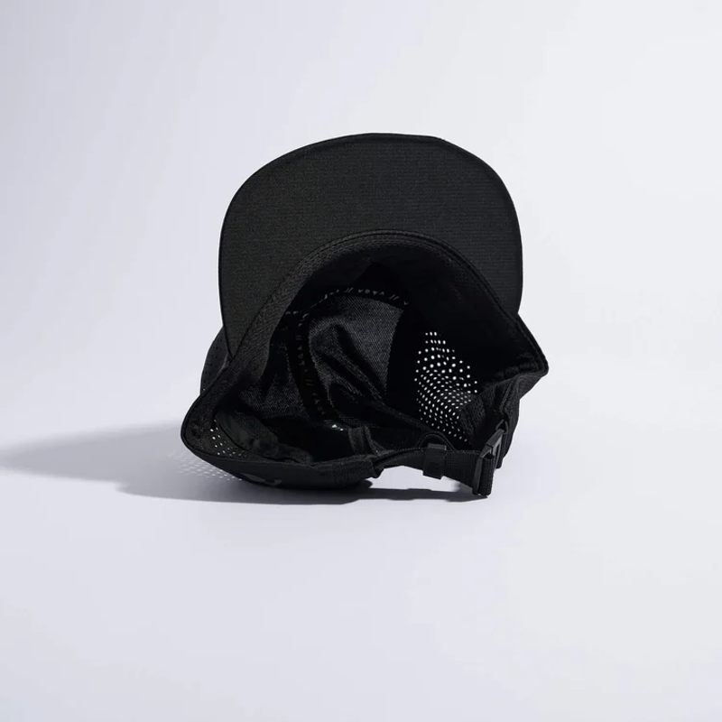 Vaga Feather Racing Cap in Black-3