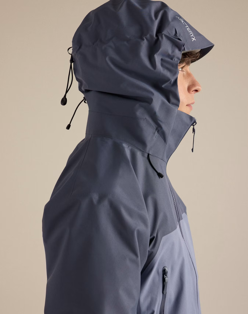 Arc'teryx Men's Beta AR Jacket in Dark Stratus/Stratus-5