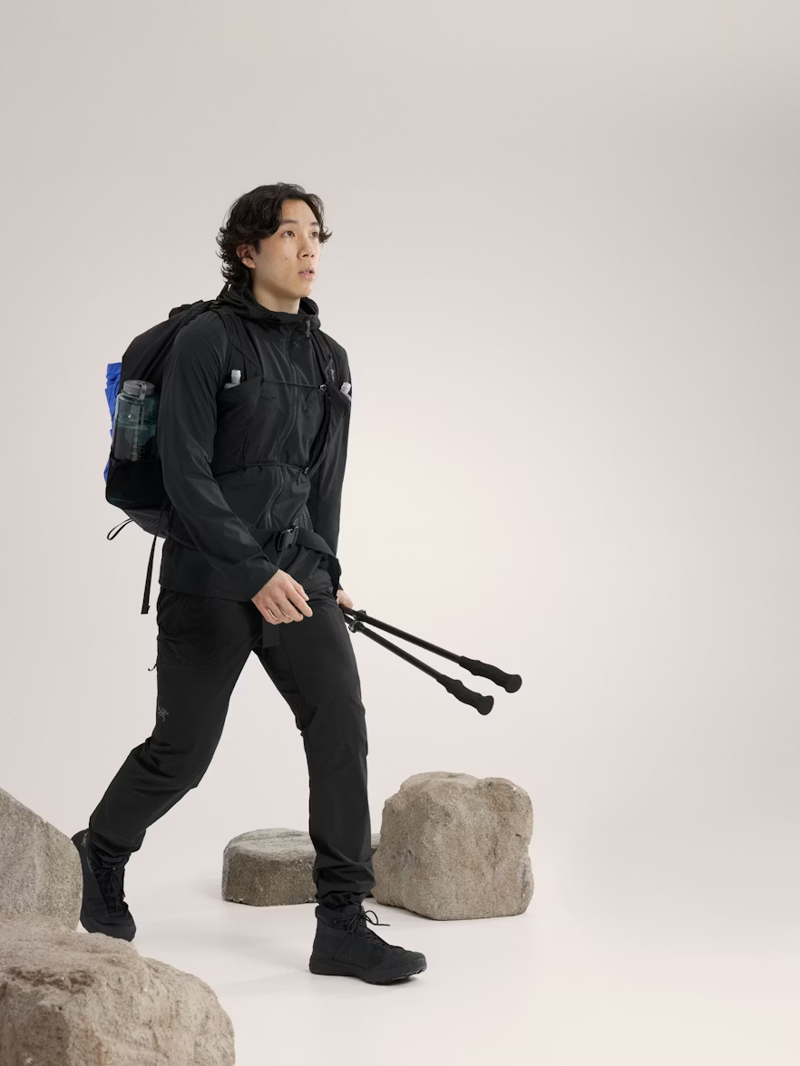 Arc'teryx Men's Atom SL Hoody in Black-5