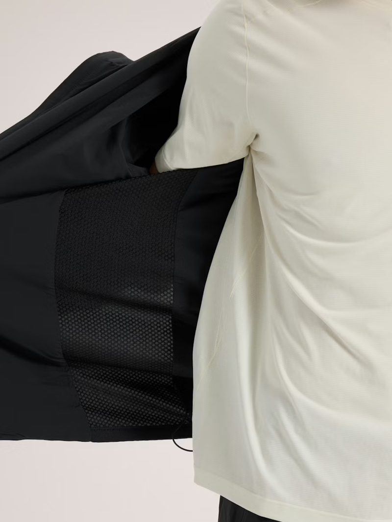 Arc'teryx Men's Atom SL Hoody in Black-8