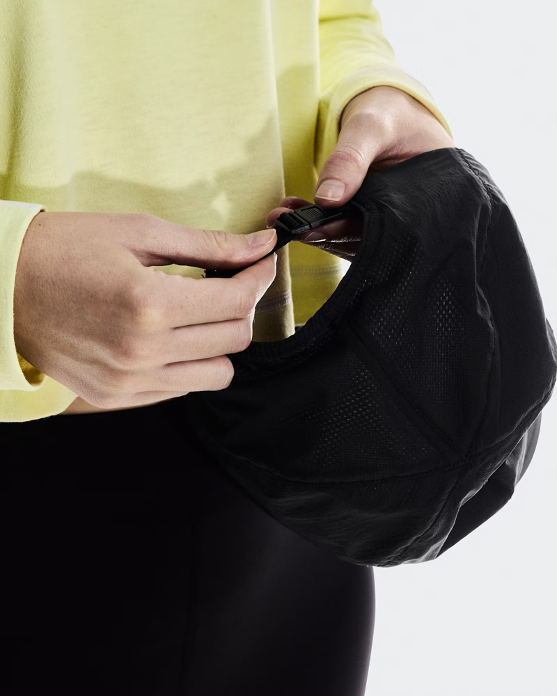 On Running Unisex On Cap in Black-5