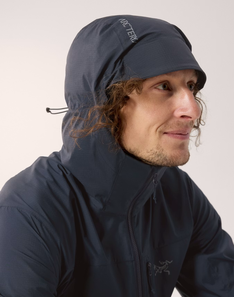 Arc'teryx Men's Squamish Hoody in Black Sapphire-6