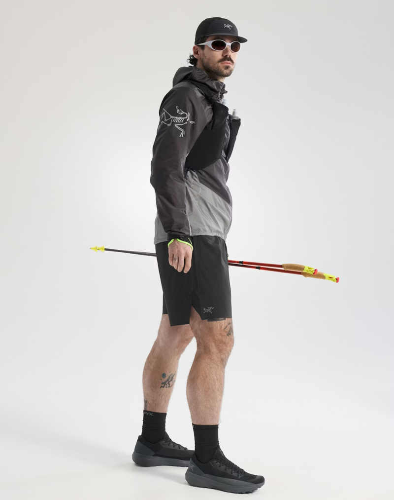 Arc'teryx Men's Norvan Windshell Hoody in Cloud/Void-7