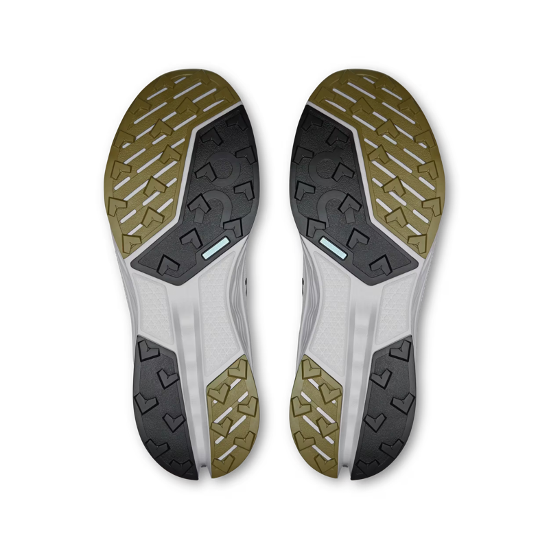 On Running Cloudsurfer Trail 2 in Safari/Glacier-4