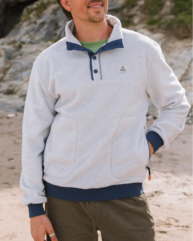 Passenger Men's Take It Easy Polar Fleece in Grey Marl-2