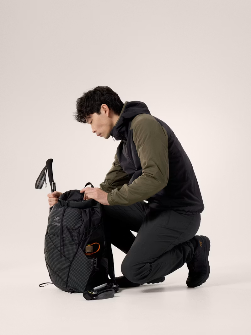 Arc'teryx Men's Atom Hoody in Spotlight-9