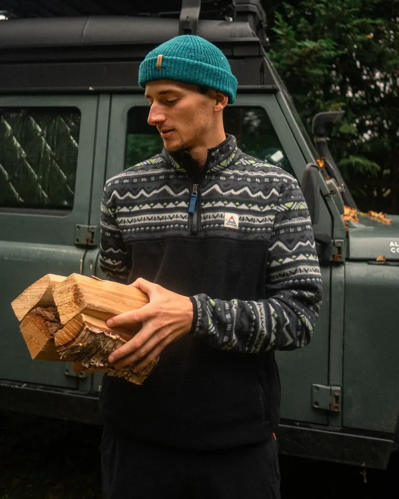 Passenger Men's Set Off Recycled Polar 1/4 Zip Fleece in Mountain Geo Charcoal-1