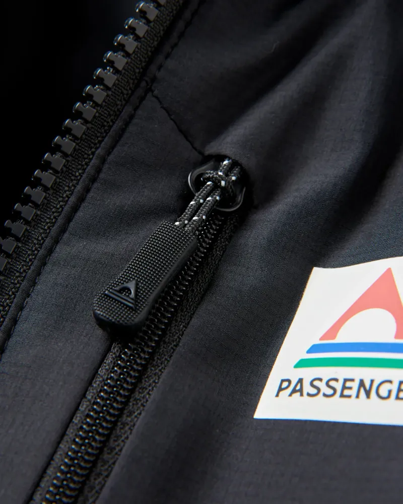 Passenger Men's Daybreak Lightweight Recycled Thermore Insulated Jacket in Black-1
