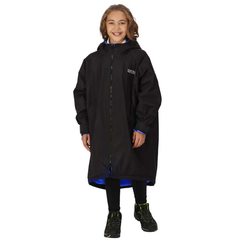 Regatta Junior Waterproof Changing Robe in Black/Oxford Blue-5