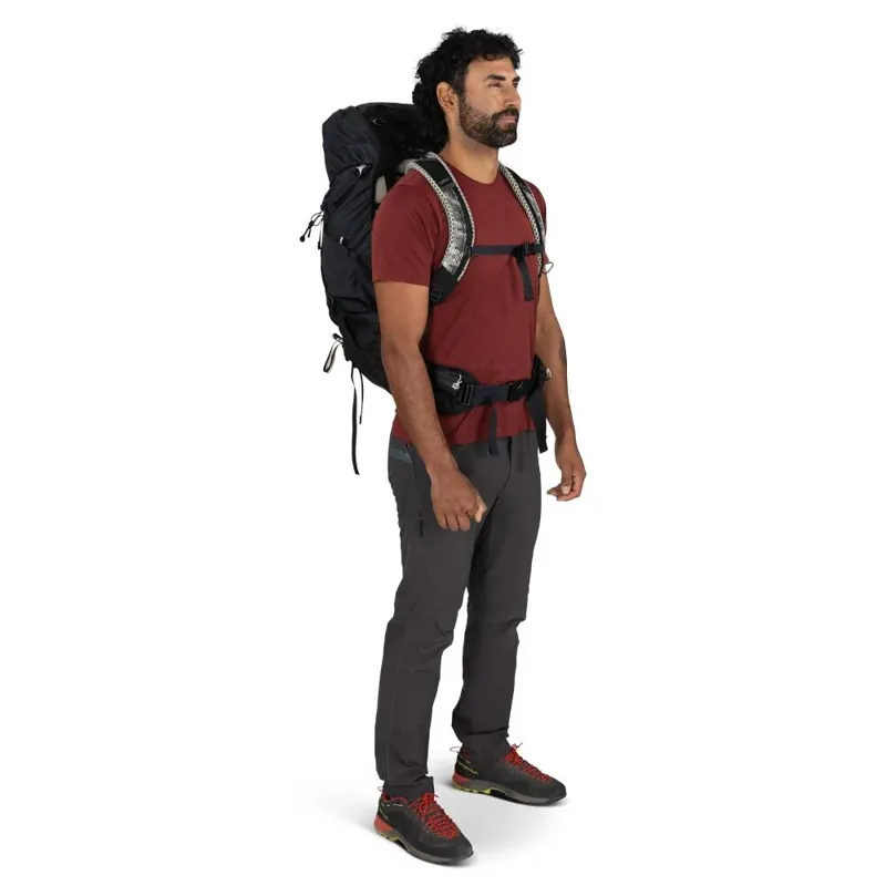 Osprey Stratos 36 in Raven Black-6