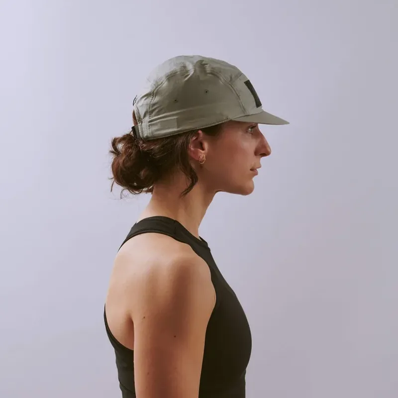 Vaga Feather Edge Cap in Aluminium Grey-2