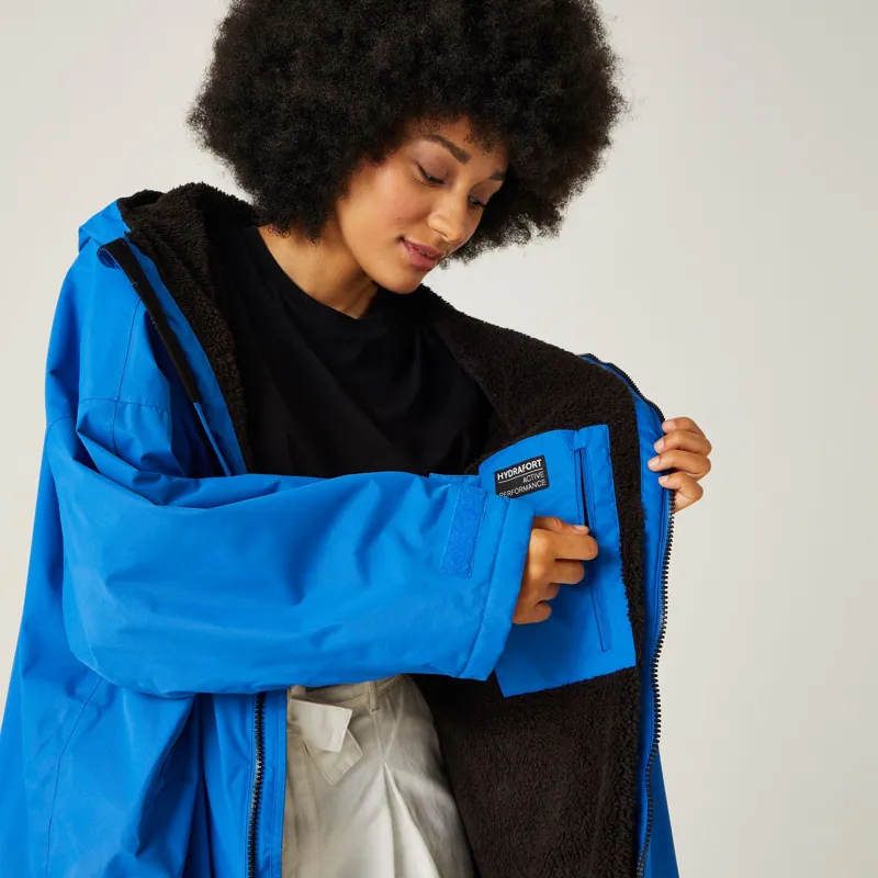 Regatta Adult Waterproof Changing Robe in Oxford Blue-3