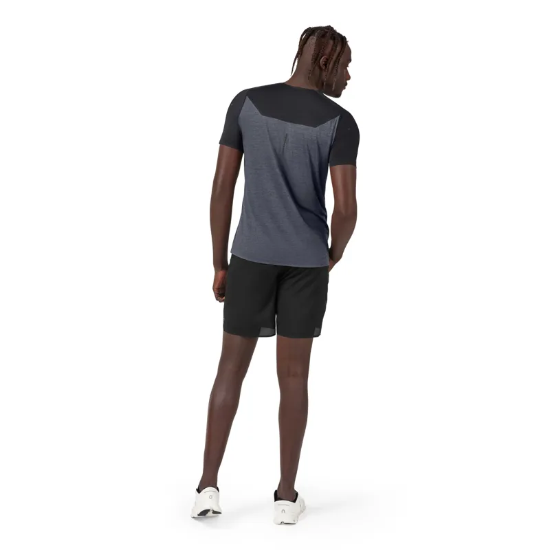 On Running Men's Performance T-Shirt in Black/Dark -2